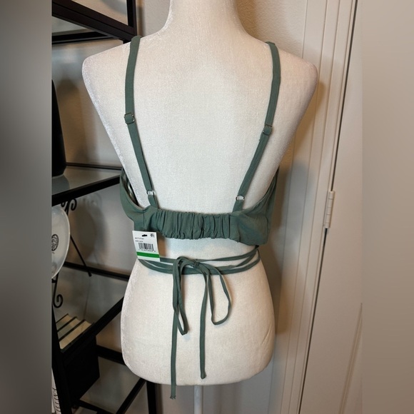 NWT ASTR THE LABEL Divine U Neck Short Cropped Top Dark Sage Size L - Picture 6 of 8